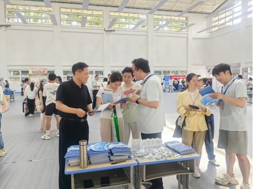 蚌埠学院2025年线下进中学系列志愿填报咨询服务活动圆满收官