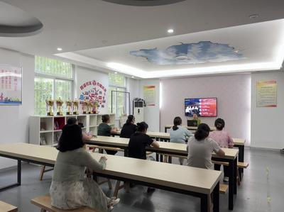 新站高新区瑶海社区方桥妇联开展家庭教育志愿者心理培训